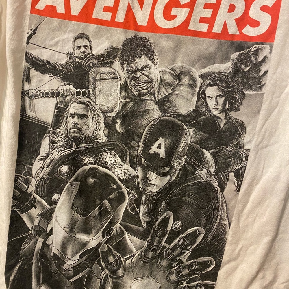 Avengers plain white tee Mens size